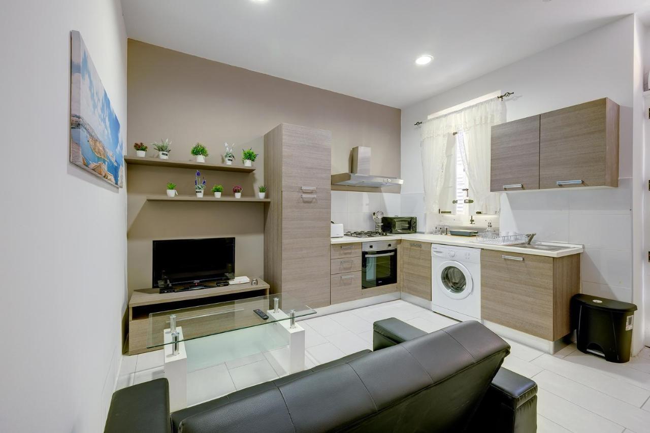 Modern 1Br Maisonette Steps From The Promenade Sliema Kültér fotó