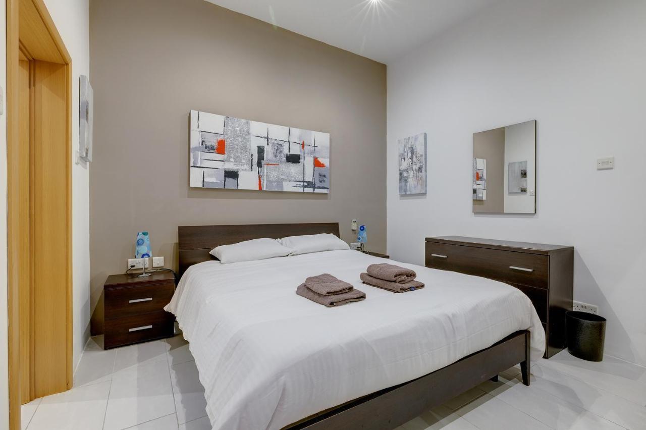 Modern 1Br Maisonette Steps From The Promenade Sliema Kültér fotó