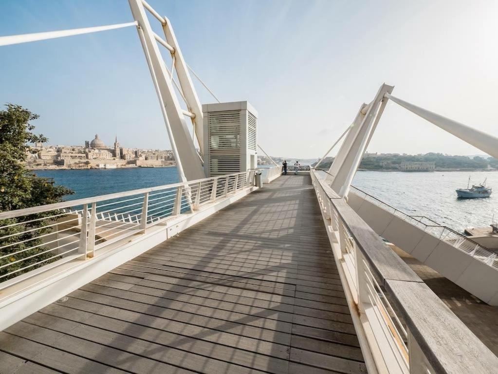 Modern 1Br Maisonette Steps From The Promenade Sliema Kültér fotó